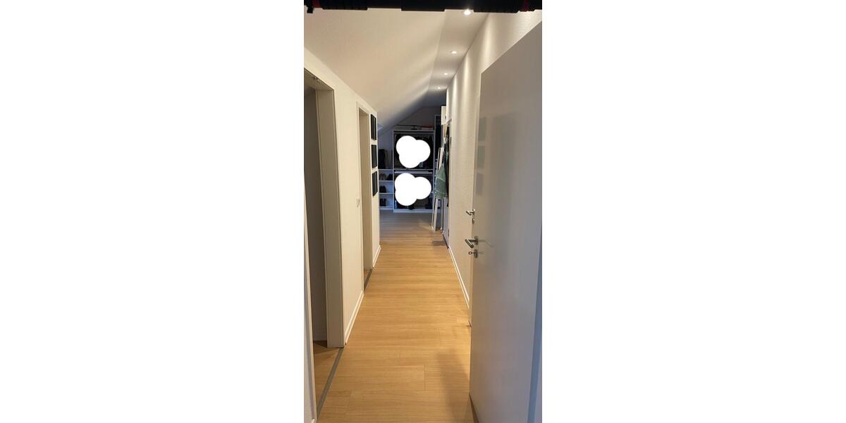 Dachgeschoßwohnung Düsseldorf Derendorf - 4 Zimmer, 123 m&sup2;, 1.750&euro; | Angebot:25343371