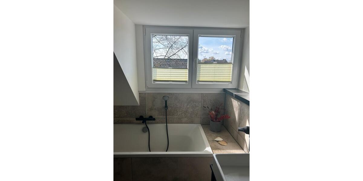 Maisonettenwohnung Neuss Reuschenberg - 3 Zimmer, 92 m&sup2;, 1.540&euro; | Angebot:26048097