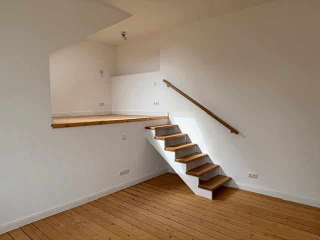 Dachgeschoßwohnung Mönchengladbach - 2 Zimmer, 120 m&sup2;, 1.190&euro; | Angebot:21978041