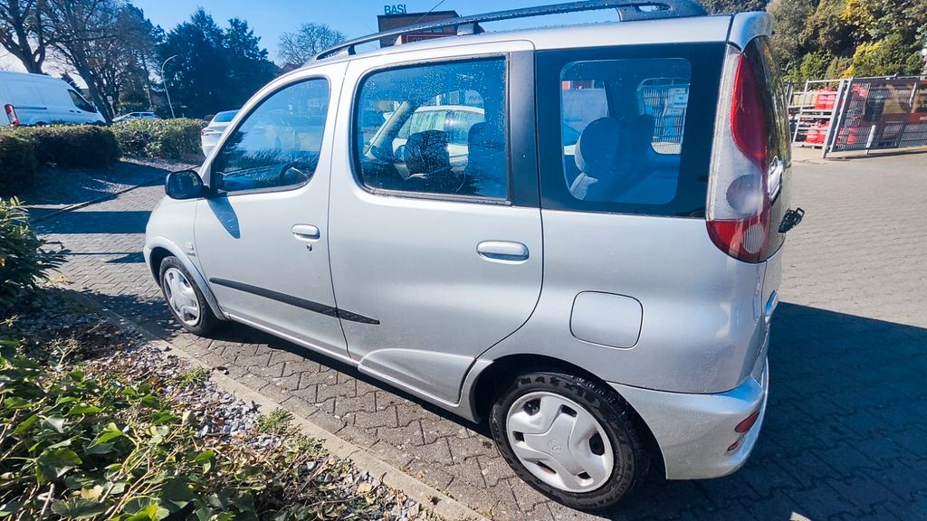 Toyota Yaris 251.700 km 2.000 &euro; Mönchengladbach 41238