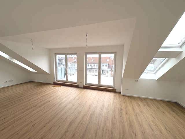 Etagenwohnung Düsseldorf Düsseltal - 2 Zimmer, 77 m&sup2;, 1.490&euro; | Angebot:24442781