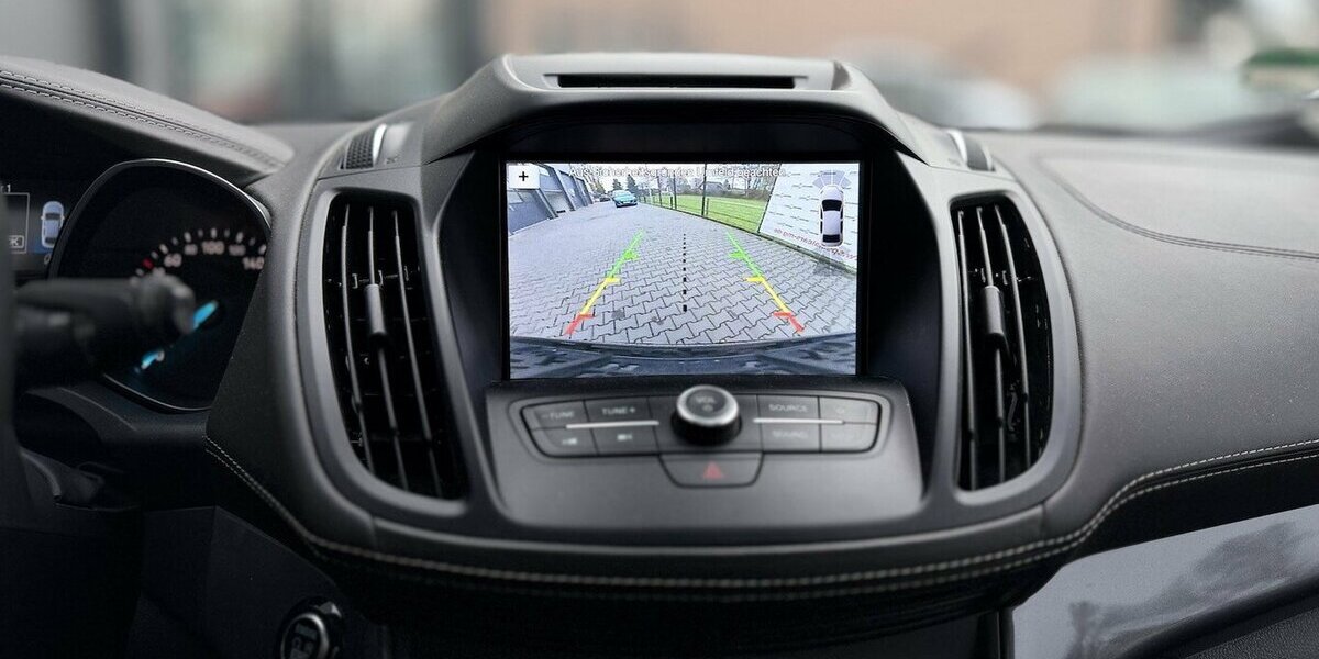 Ford Kuga Vignale / Panorama / Kamera / Keyless GO 34.000 km 21.890 &euro; Mönchengladbach 41066