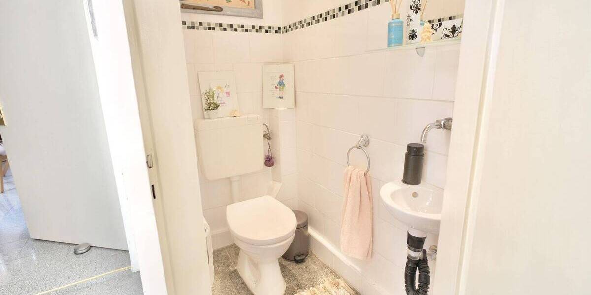 Einfamilienhaus Krefeld Cracau - 7 Zimmer, 139 m&sup2;, 349.000&euro; | Angebot:26118122