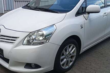Toyota Verso 220.000 km 7.800 &euro; Busch (Grevenbroich) 41516