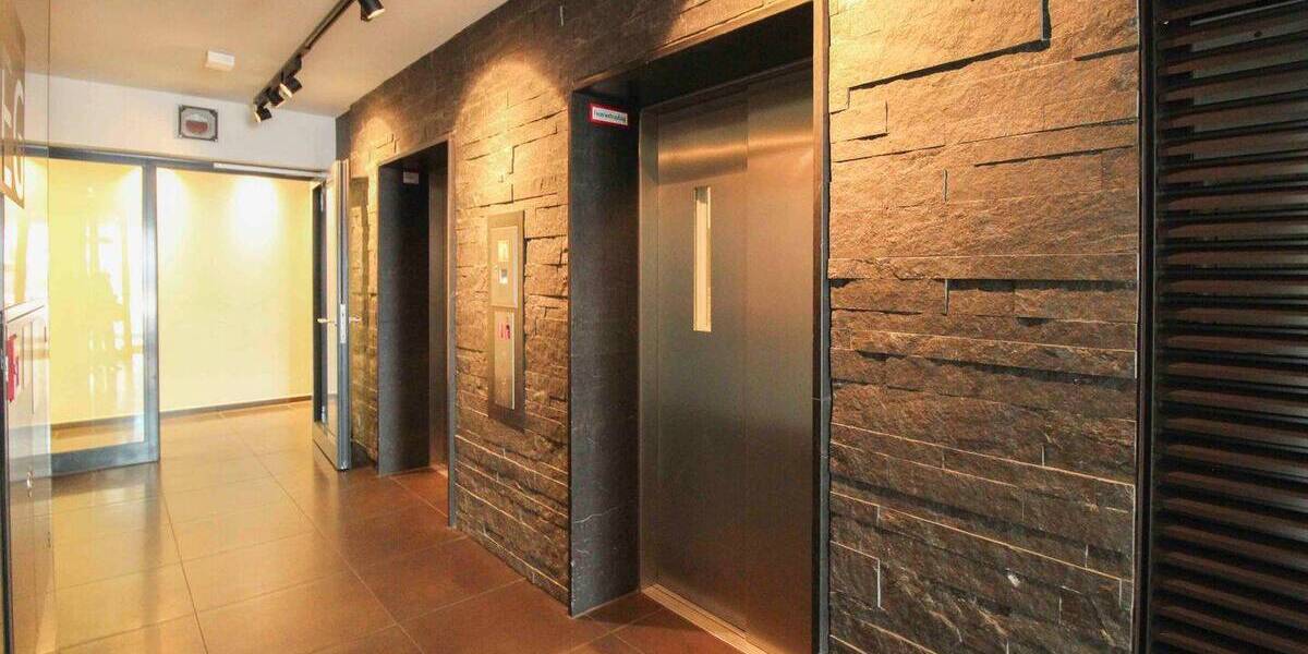 Etagenwohnung Düsseldorf Pempelfort - 2 Zimmer, 90 m&sup2;, 645.000&euro; | Angebot:26028511