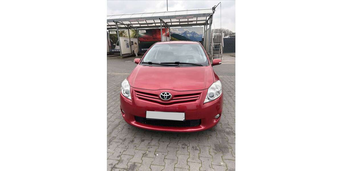 Toyota Auris 117.000 km 6.800 &euro; Hückelhoven 41836