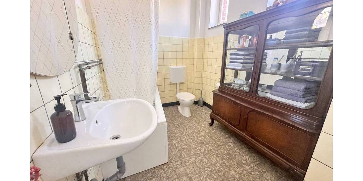 Mehrfamilienhaus, Wohnhaus Mönchengladbach Rheindahlen - 1 Zimmer, 161 m&sup2;, 329.000&euro; | Angebot:26246203