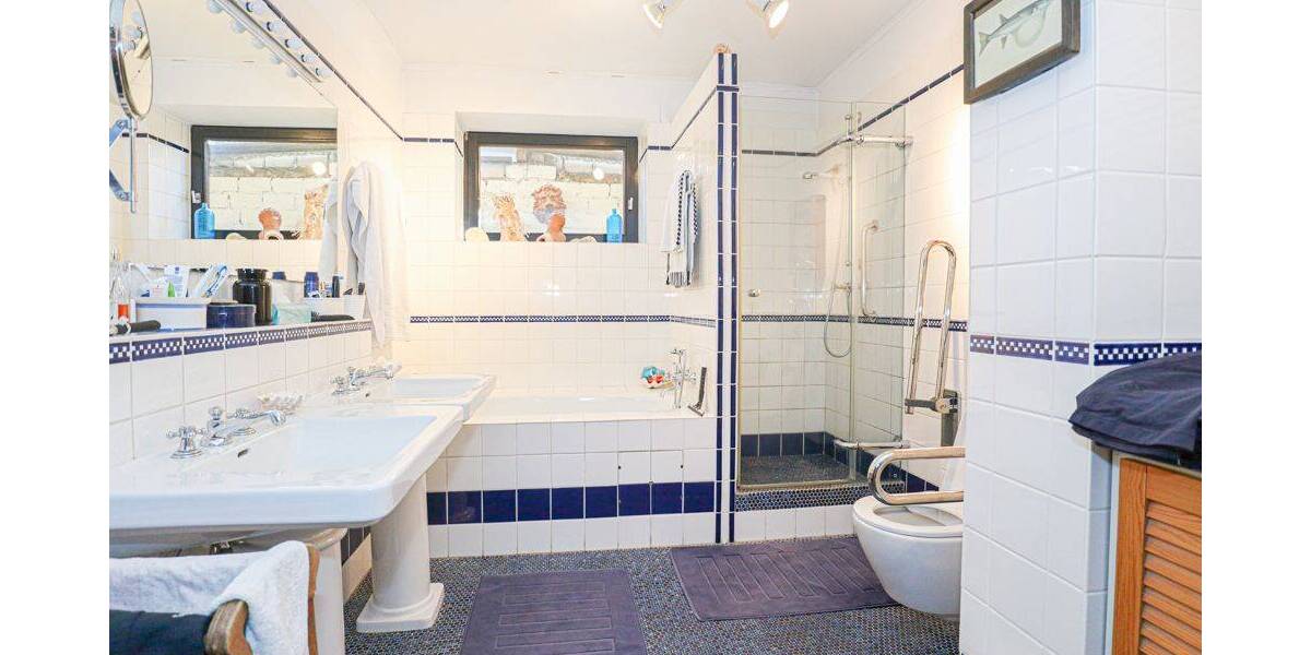 Einfamilienhaus Neuss / Grefrath Grefrath - 7 Zimmer, 265 m&sup2;, 520.000&euro; | Angebot:26157268