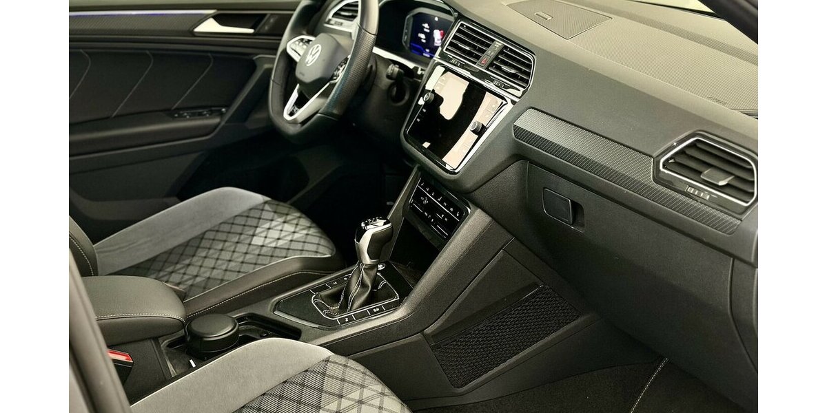 VW Tiguan R-Line / Pano / Kamera / KeylessGO 29.000 km 40.990 &euro; Mönchengladbach 41066