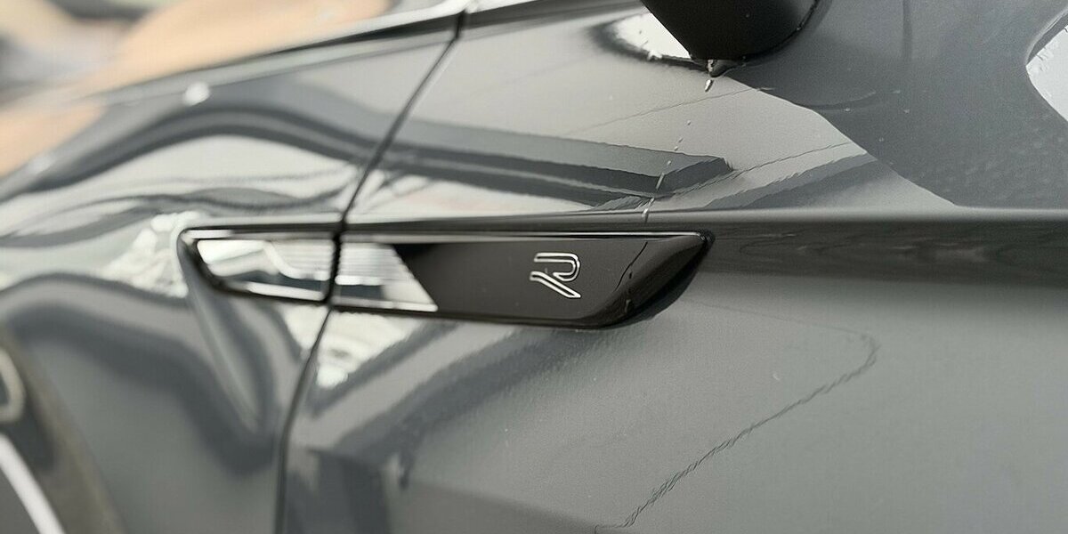 VW Tiguan R-Line / 4Motion / Pano / Memory/ Keyless 14.600 km 42.900 &euro; Mönchengladbach 41066