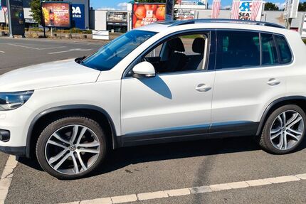 VW Tiguan 141.877 km 8.900 &euro; Krefeld 47829