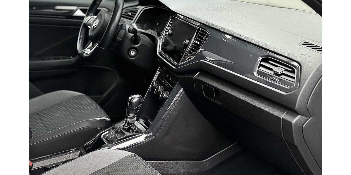 VW T-Roc R-line / Pano / 1. Hd / Kamera / AHK 93.000 km 22.890 &euro; Mönchengladbach 41066