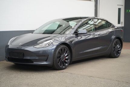 Tesla Model 3 62.307 km 31.999 &euro; Mönchengladbach 41236