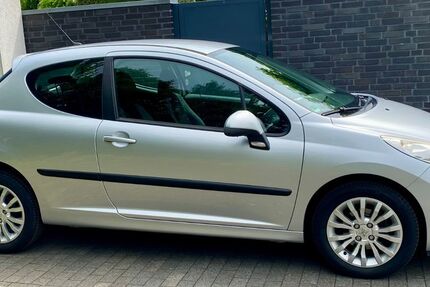 Peugeot 207 80.000 km 4.250 &euro; Neuss 41464