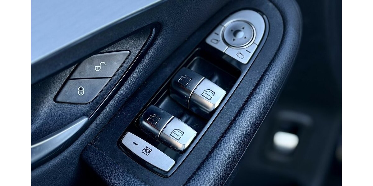 Mercedes-Benz GLC 220 d 4Matic / 1.Hd / MBUX / Kamera / Leder 99.000 km 32.490 &euro; Mönchengladbach 41066