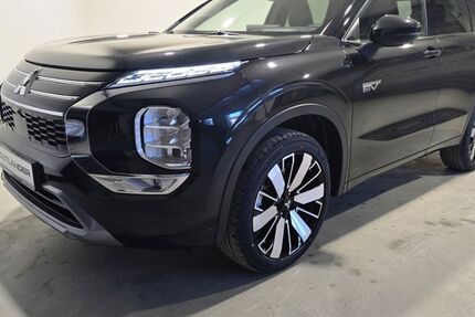 Mitsubishi Plug-in Hybrid Outlander 8.999 km 43.200 &euro; Mönchengladbach 41061