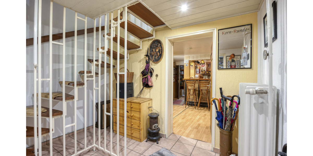 Top gepflegtes Reihenmittelhaus mit gemütlichem Garten, Terrasse und Garage in beliebter Wohnlage - Reihenmittelhaus Pulheim / Brauweiler Brauweiler | Angebot:27285366
