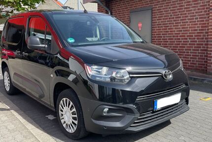 Toyota Proace City 40.148 km 16.416 &euro; Düsseldorf 40221