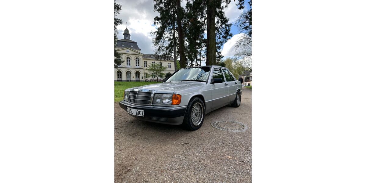 Mercedes-Benz 190 124.300 km 8.890 &euro; Düsseldorf 40597