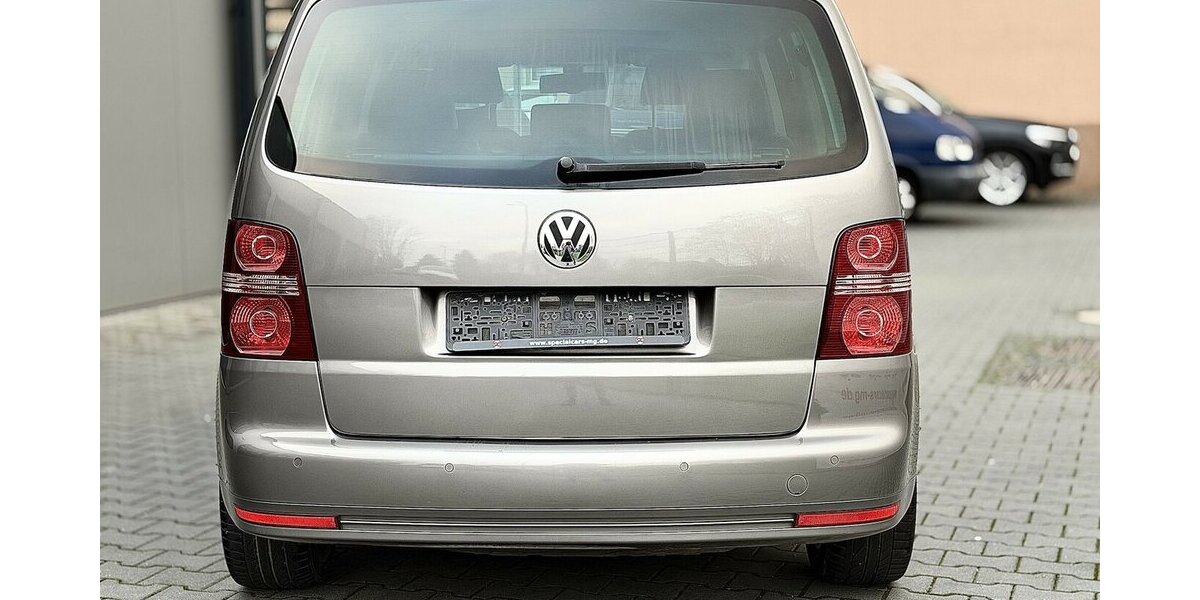 VW Touran R-Line / Leder / 7Sitze / 1.Hd / Navi 125.000 km 11.900 &euro; Mönchengladbach 41066