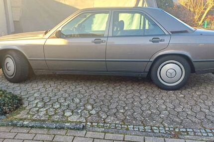 Mercedes-Benz 190 128.000 km 8.500 &euro; Hilden 40724