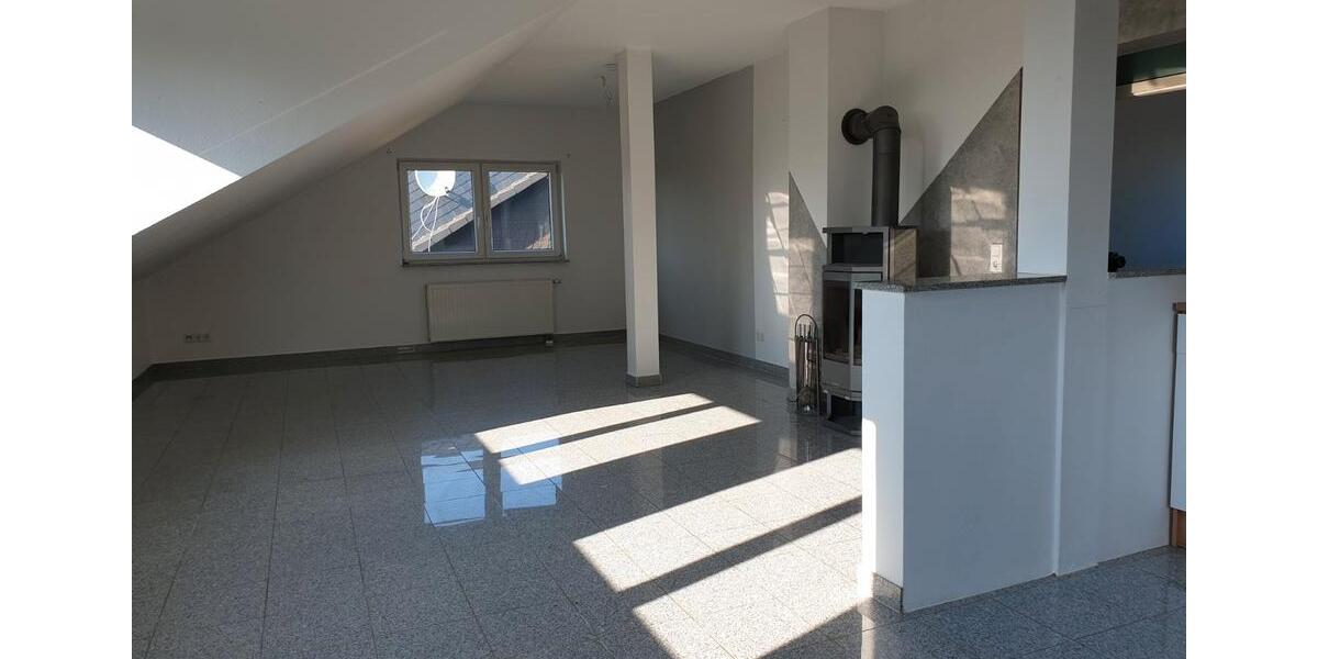 Dachgeschoßwohnung Langenfeld (Rheinland) - 3 Zimmer, 85 m&sup2;, 299.000&euro; | Angebot:26095167