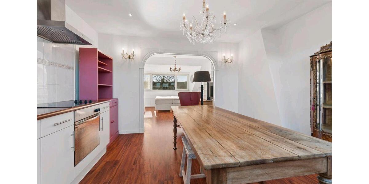 Etagenwohnung Düsseldorf Stadtbezirk 3 - 6 Zimmer, 136 m&sup2;, 500.000&euro; | Angebot:26984302