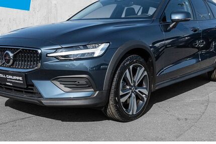 Volvo V60 Cross Country 32.867 km 39.750 &euro; Düsseldorf 40474