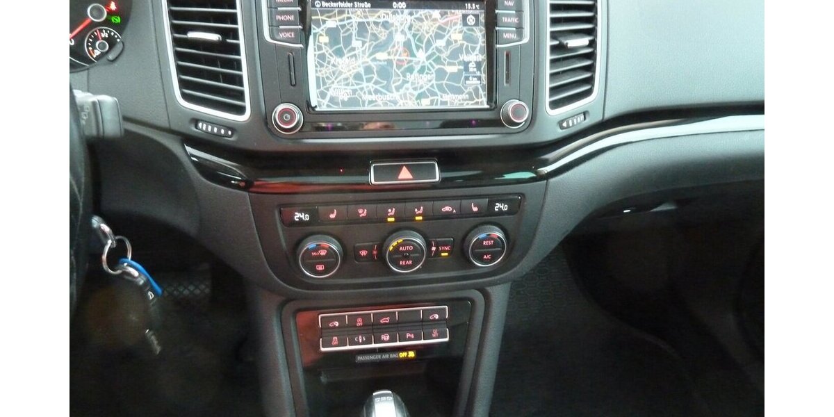 VW Sharan 2.0 TDI DSG Panorama Navi Leder 7 Sitze + 175.000 km 16.900 &euro; Ratingen 40885