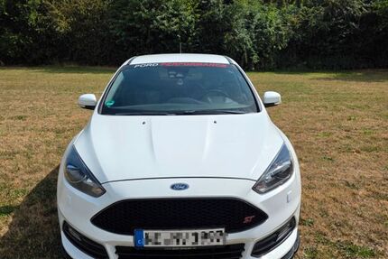 Ford Focus 80.000 km 16.000 &euro; Grevenbroich 41515