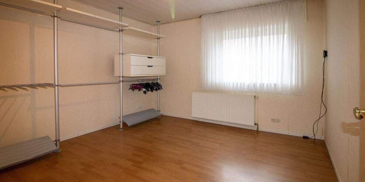 Etagenwohnung Grevenbroich Wevelinghoven - 3 Zimmer, 100 m&sup2;, 249.000&euro; | Angebot:25744160