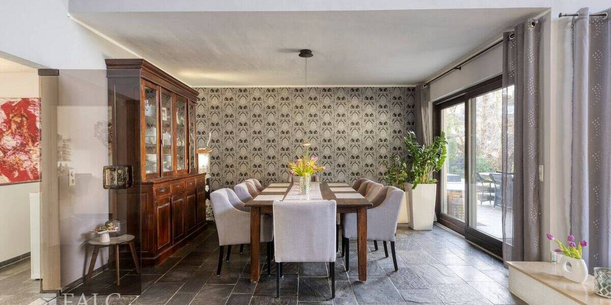 Einfamilienhaus Pulheim - 7 Zimmer, 351 m&sup2;, 1.199.000&euro; | Angebot:25996023