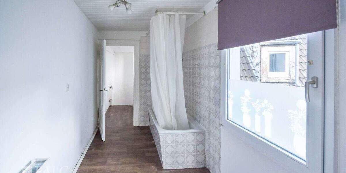 Etagenwohnung Krefeld Stadtmitte - 3 Zimmer, 86 m&sup2;, 825&euro; | Angebot:26247087