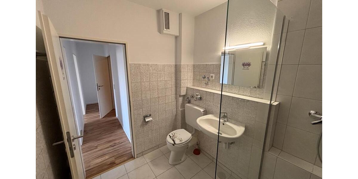 Etagenwohnung Krefeld Fischeln - 3 Zimmer, 83 m&sup2;, 210.000&euro; | Angebot:25447084