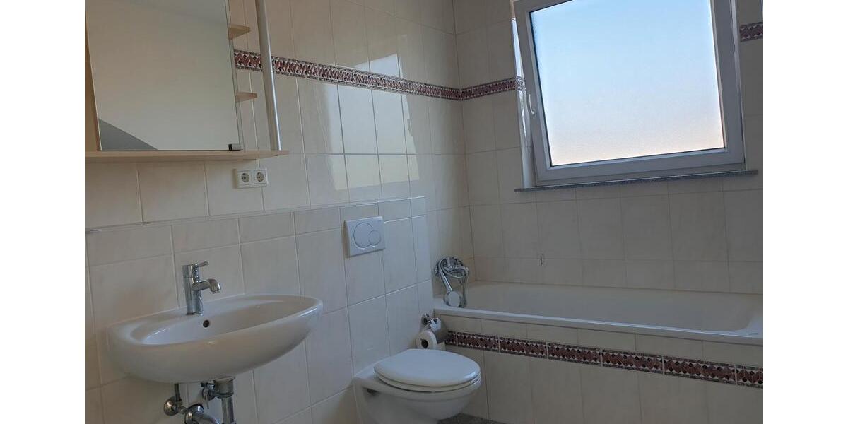 Dachgeschoßwohnung Langenfeld (Rheinland) - 3 Zimmer, 85 m&sup2;, 299.000&euro; | Angebot:26095167