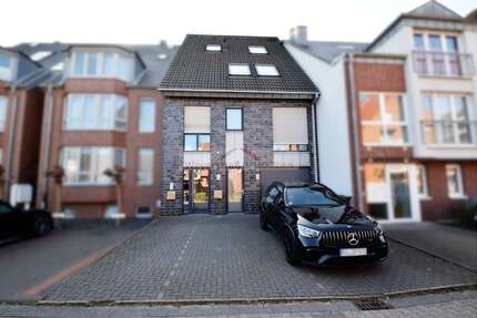 Haus Grevenbroich - 7 Zimmer, 240 m&sup2;, 896.500&euro; | Angebot:25644825