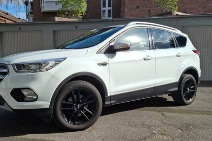 Ford Kuga 122.500 km 10.500 &euro; Langenfeld 40764