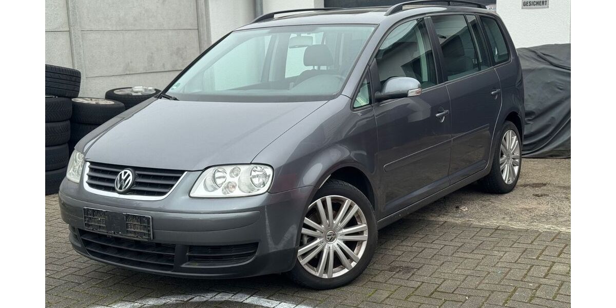 VW Touran 158.600 km 4.400 &euro; Leverkusen 51371