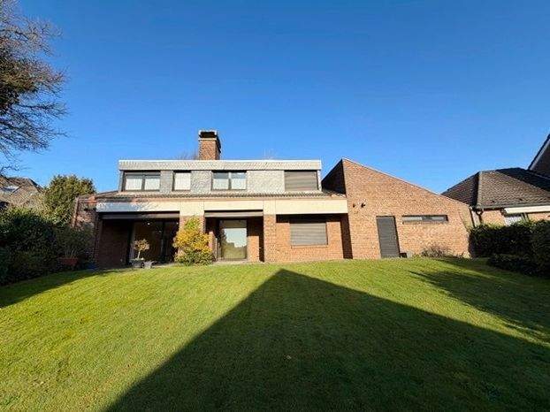 Einfamilienhaus Mönchengladbach Venn - 9 Zimmer, 236 m&sup2;, 698.000&euro; | Angebot:25704611