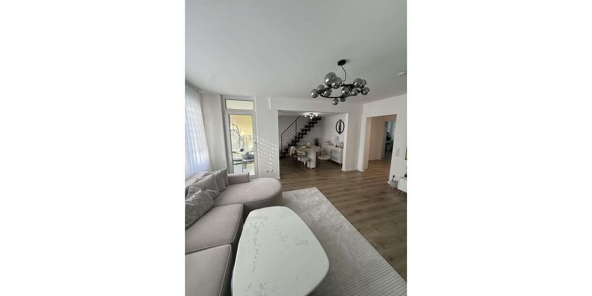 Etagenwohnung Düsseldorf Stadtbezirk 9 - 5 Zimmer, 125 m&sup2;, 1.800&euro; | Angebot:26216820