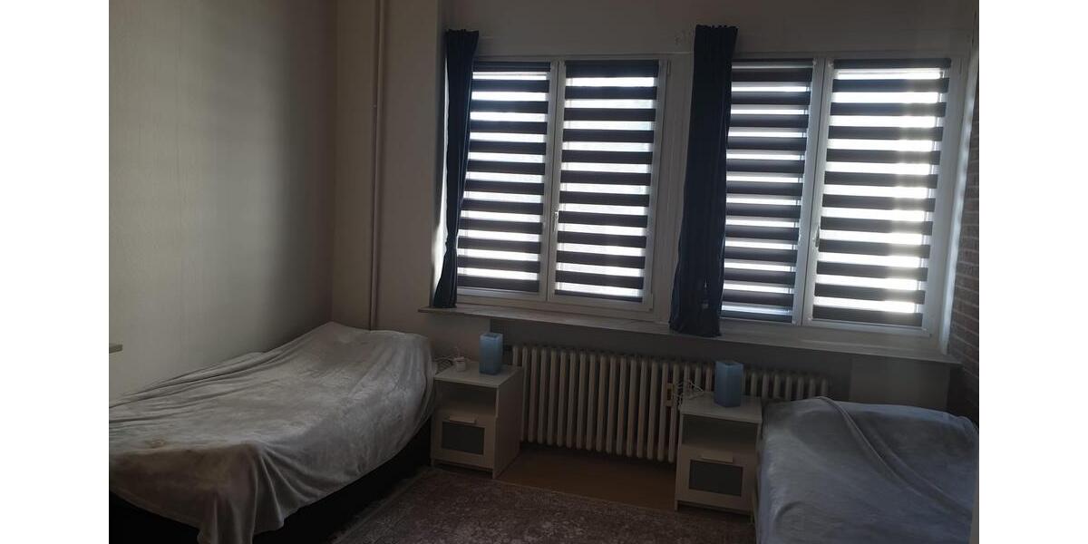 Etagenwohnung Krefeld Benrad - 4 Zimmer, 100 m&sup2;, 1.300&euro; | Angebot:25874620