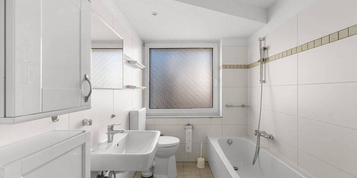 Etagenwohnung Düsseldorf Bilk - 4 Zimmer, 128 m&sup2;, 495.000&euro; | Angebot:25686849