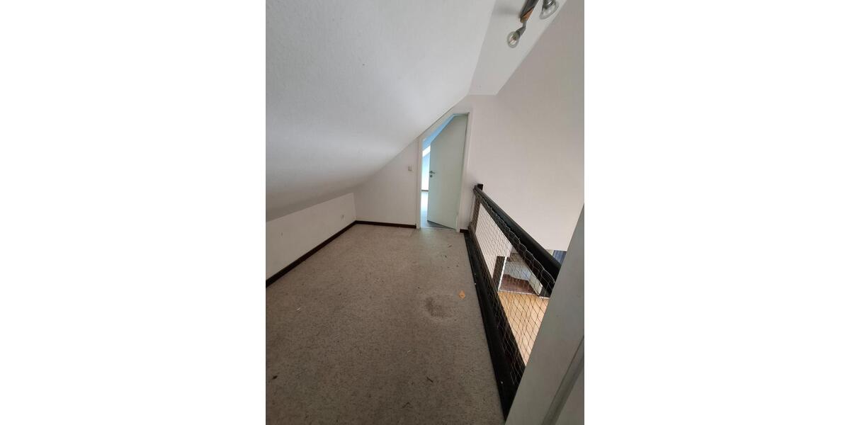 Dachgeschoßwohnung Erkelenz - 3 Zimmer, 94 m&sup2;, 800&euro; | Angebot:25433208