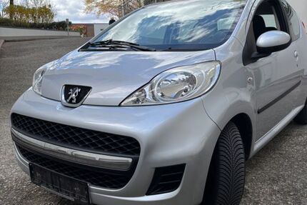 Peugeot 107 74.000 km 2.700 &euro; Erkrath 40699