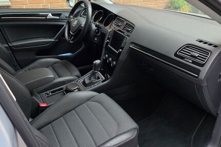 VW Golf 23.000 km 16.950 &euro; Bergheim 50126