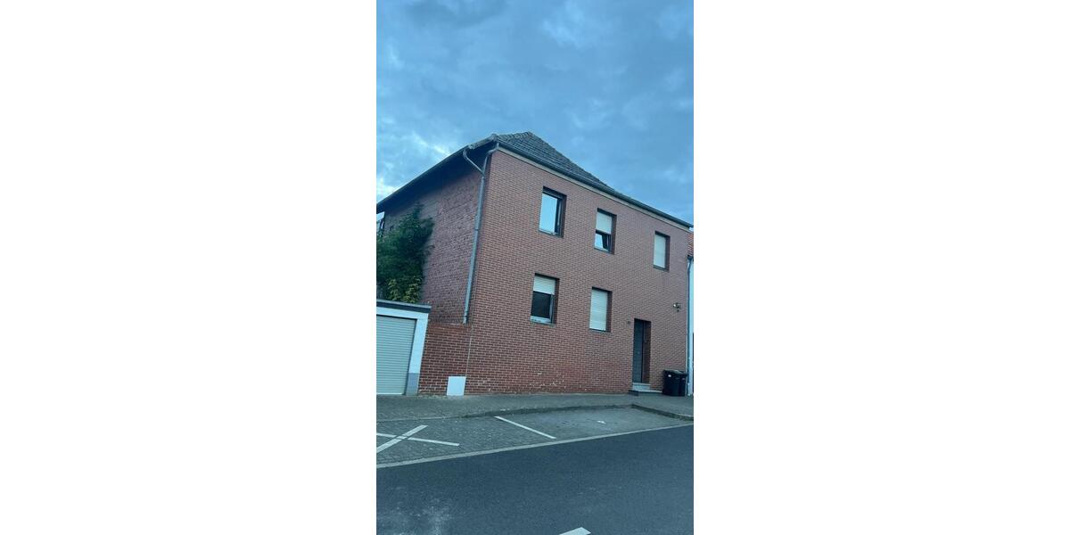 Einfamilienhaus Linnich - 6 Zimmer, 150 m&sup2;, 260.000&euro; | Angebot:26977133