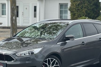 Ford Focus 121.698 km 9.990 &euro; Jülich 52428