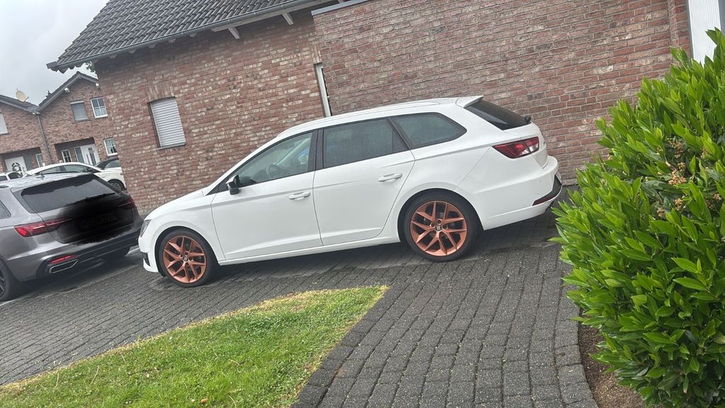 Seat Leon 142.200 km 9.900 &euro; Hückelhoven 41836