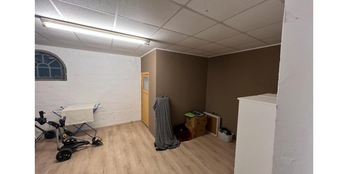 Etagenwohnung Wegberg - 5 Zimmer, 178 m&sup2;, 1.450&euro; | Angebot:24331848