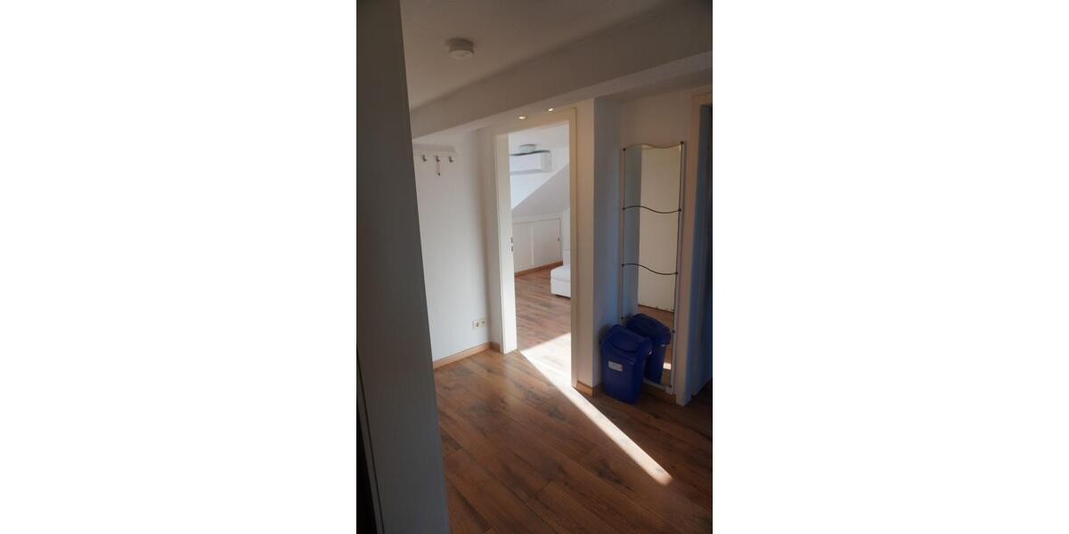 Provisionsfrei* SOFORT FREI! Rhein-nah - 2-Zm Penthouse Oberkassel - renoviert, Klimaanlage Einbauküche 55m² - Einfamilienhaus Düsseldorf Oberkassel | Angebot:25926108